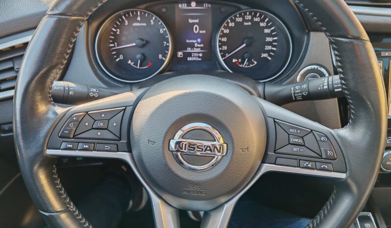 
								Nissan Qashqai N-Conecta full									