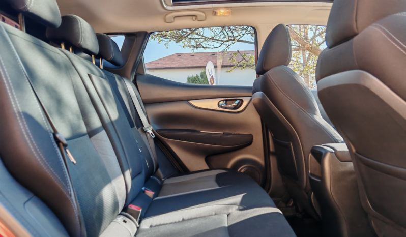 
								Nissan Qashqai N-Conecta full									