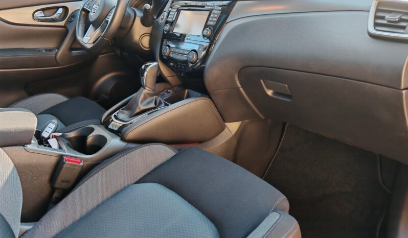 
								Nissan Qashqai N-Conecta full									