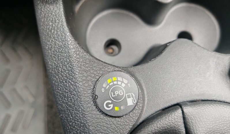 
								Dacia Sandero 1.0 TCe LPG Stepway Celebration full									