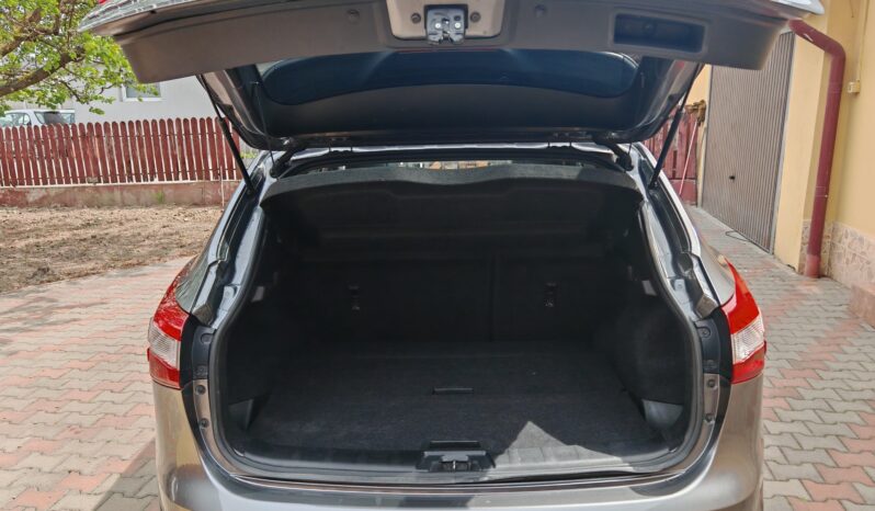 
								Nissan Qashqai 1.5 Turbodiesel Tekna full									