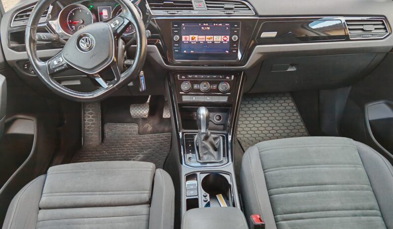 
								VW Touran 2.0 TDI AUTOMAT full									