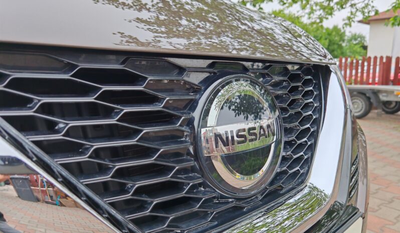
								Nissan Qashqai 1.3 DIG-T N-Connecta full									