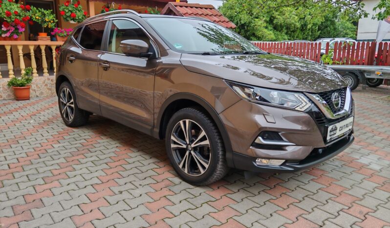 
								Nissan Qashqai 1.3 DIG-T N-Connecta full									