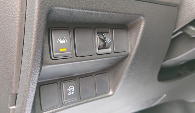 
								Nissan Qashqai 1.3 DIG-T N-Connecta full									
