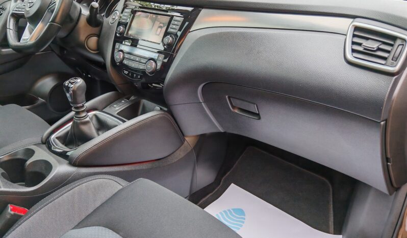 
								Nissan Qashqai 1.3 DIG-T N-Connecta full									