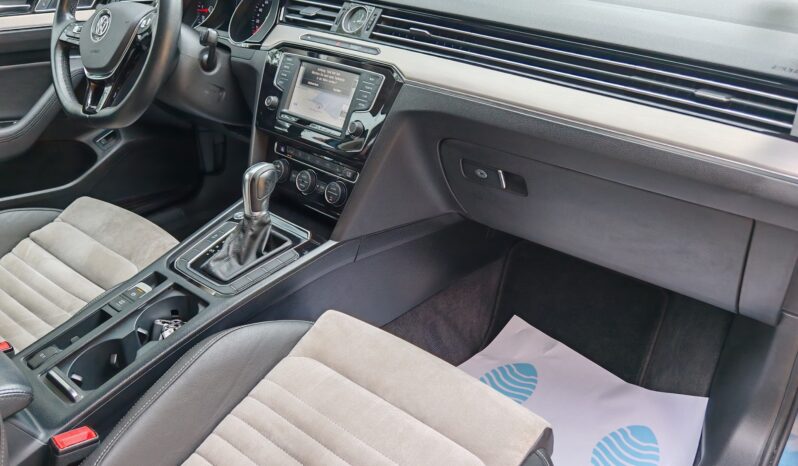
								Volkswagen Passat 2.0 TDI Highline BlueMotion Tech full									