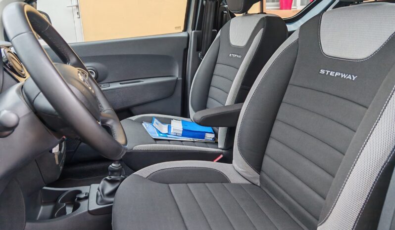 
								Dacia Dokker 1.3 TCe Stepway Plus full									