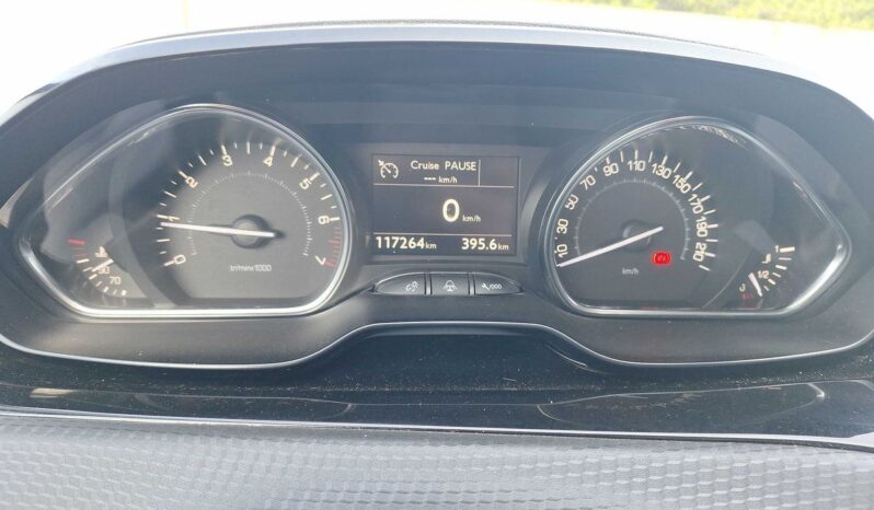 
								Peugeot 2008 1.2 PureTech Allure full									