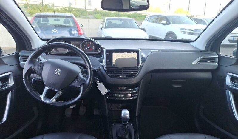 
								Peugeot 2008 1.2 PureTech Allure full									
