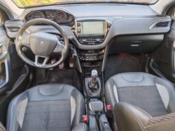 
										Peugeot 2008 1.2 PureTech Allure full									