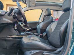 
										Peugeot 2008 1.2 PureTech Allure full									
