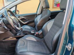 
										Peugeot 2008 1.2 PureTech Allure full									