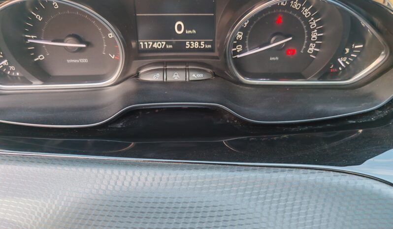 
								Peugeot 2008 1.2 PureTech Allure full									