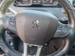 
										Peugeot 2008 1.2 PureTech Allure full									