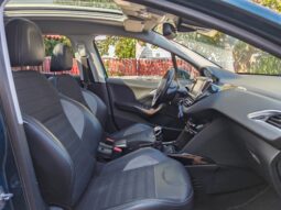 
										Peugeot 2008 1.2 PureTech Allure full									
