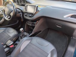 
										Peugeot 2008 1.2 PureTech Allure full									