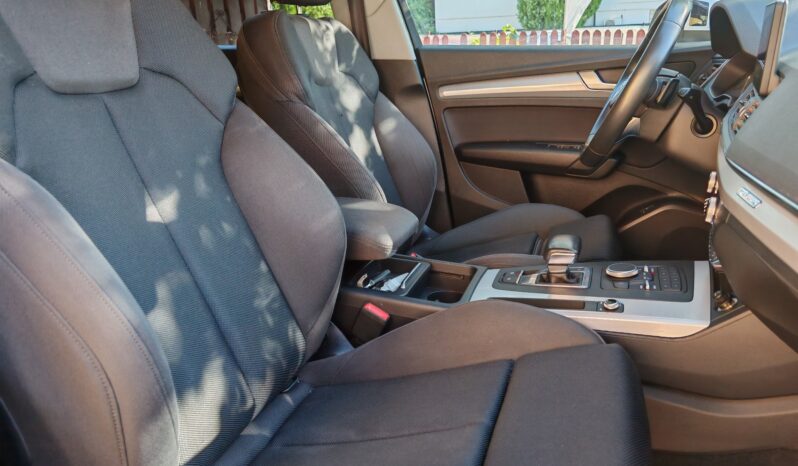 
								Audi Q5 2.0 TDI quattro Sport full									