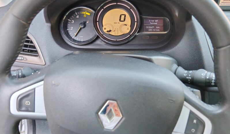 
								Renault Megane 1.5 dci 110 cp full									