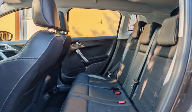 
								Peugeot 2008 1.2 PureTech Allure full									