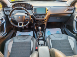 
										Peugeot 2008 1.2 PureTech Allure full									