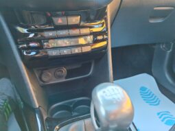 
										Peugeot 2008 1.2 PureTech Allure full									