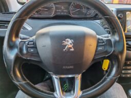 
										Peugeot 2008 1.2 PureTech Allure full									