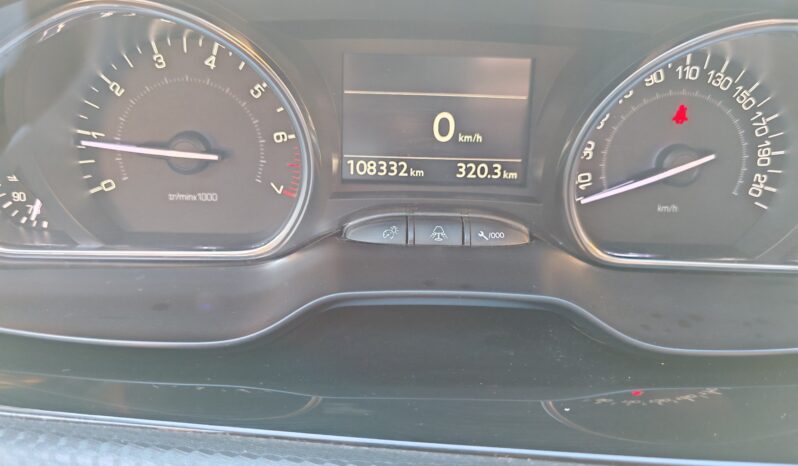 
								Peugeot 2008 1.2 PureTech Allure full									