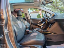 
										Peugeot 2008 1.2 PureTech Allure full									