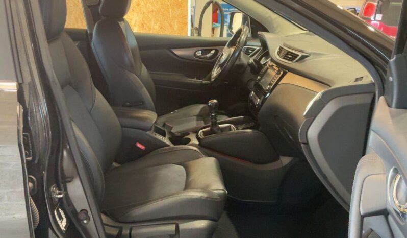 
								Nissan Qashqai 1.5 dCi Tekna full									