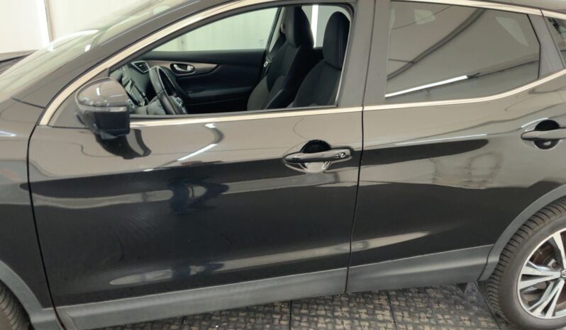 
								Nissan Qashqai 1.3 DIG-T N-Connecta full									