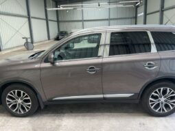 
										Mitsubishi Outlander 2.2 DI-D SUV-Star+ 4WD full									