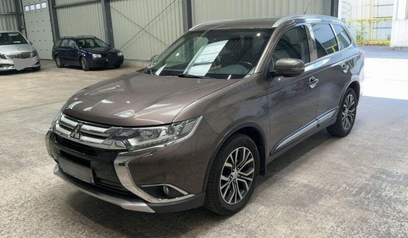
								Mitsubishi Outlander 2.2 DI-D SUV-Star+ 4WD full									