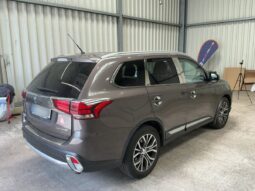 
										Mitsubishi Outlander 2.2 DI-D SUV-Star+ 4WD full									