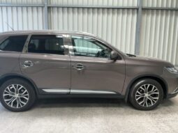 
										Mitsubishi Outlander 2.2 DI-D SUV-Star+ 4WD full									