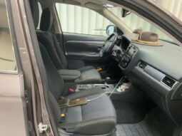
										Mitsubishi Outlander 2.2 DI-D SUV-Star+ 4WD full									