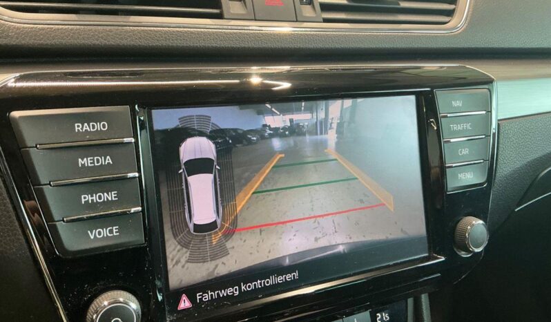 
								Skoda Superb 2.0 TDI Style full									