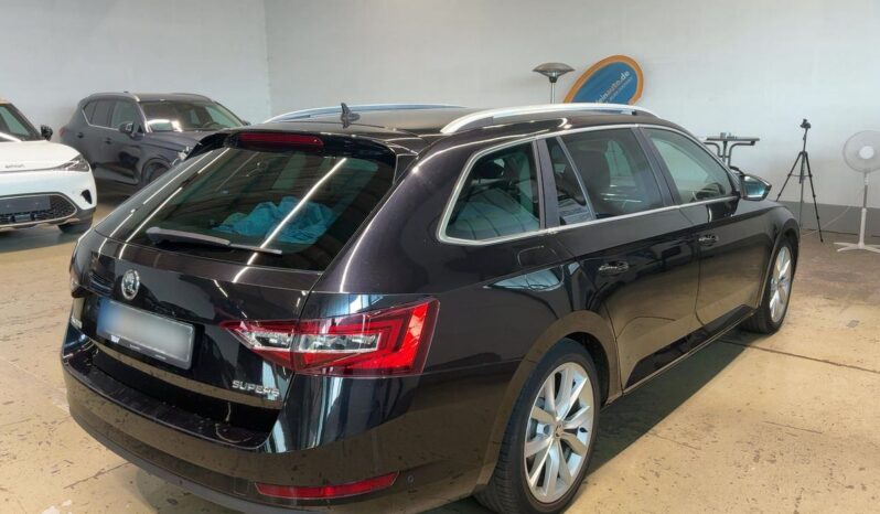 
								Skoda Superb 2.0 TDI Style full									