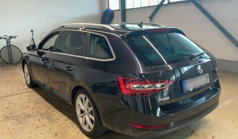 
								Skoda Superb 2.0 TDI Style full									