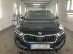 
										Skoda Octavia 2.0 TDI First Edition full									