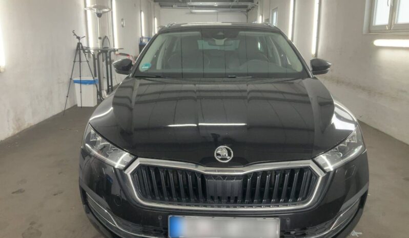 
								Skoda Octavia 2.0 TDI First Edition full									