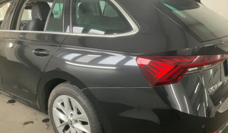 
								Skoda Octavia 2.0 TDI First Edition full									