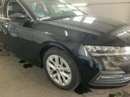 
										Skoda Octavia 2.0 TDI First Edition full									