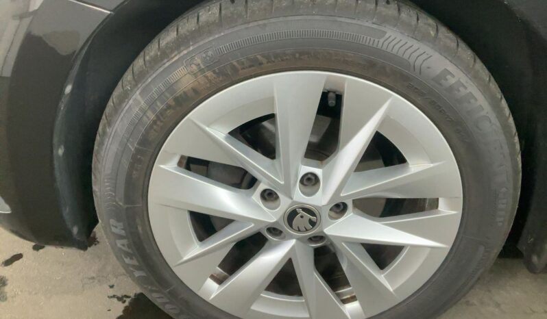 
								Skoda Octavia 2.0 TDI First Edition full									