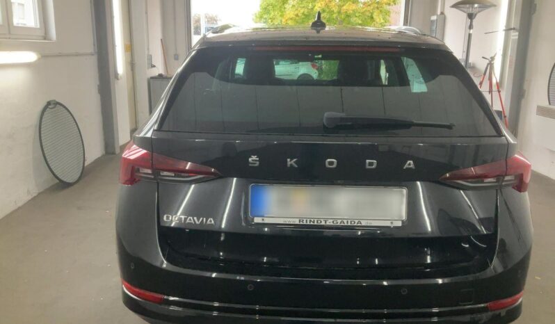 
								Skoda Octavia 2.0 TDI First Edition full									