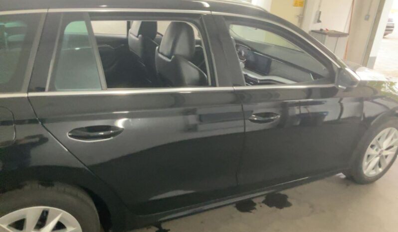 
								Skoda Octavia 2.0 TDI First Edition full									